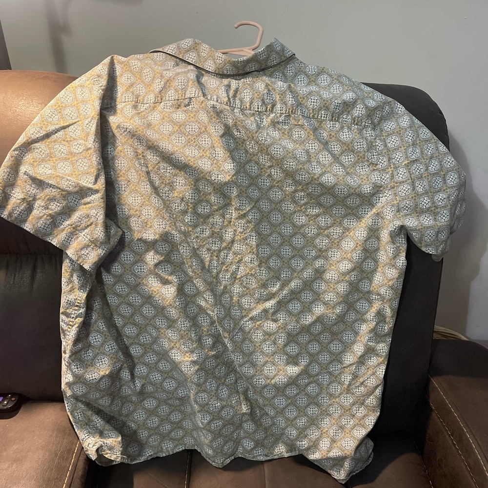 Men’s Perry Ellis Green Floral 2X Short Sleeved Shirt
